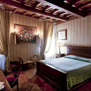 **** Aparthotel Castle Of Glamour Xvi Century Luxury Italia