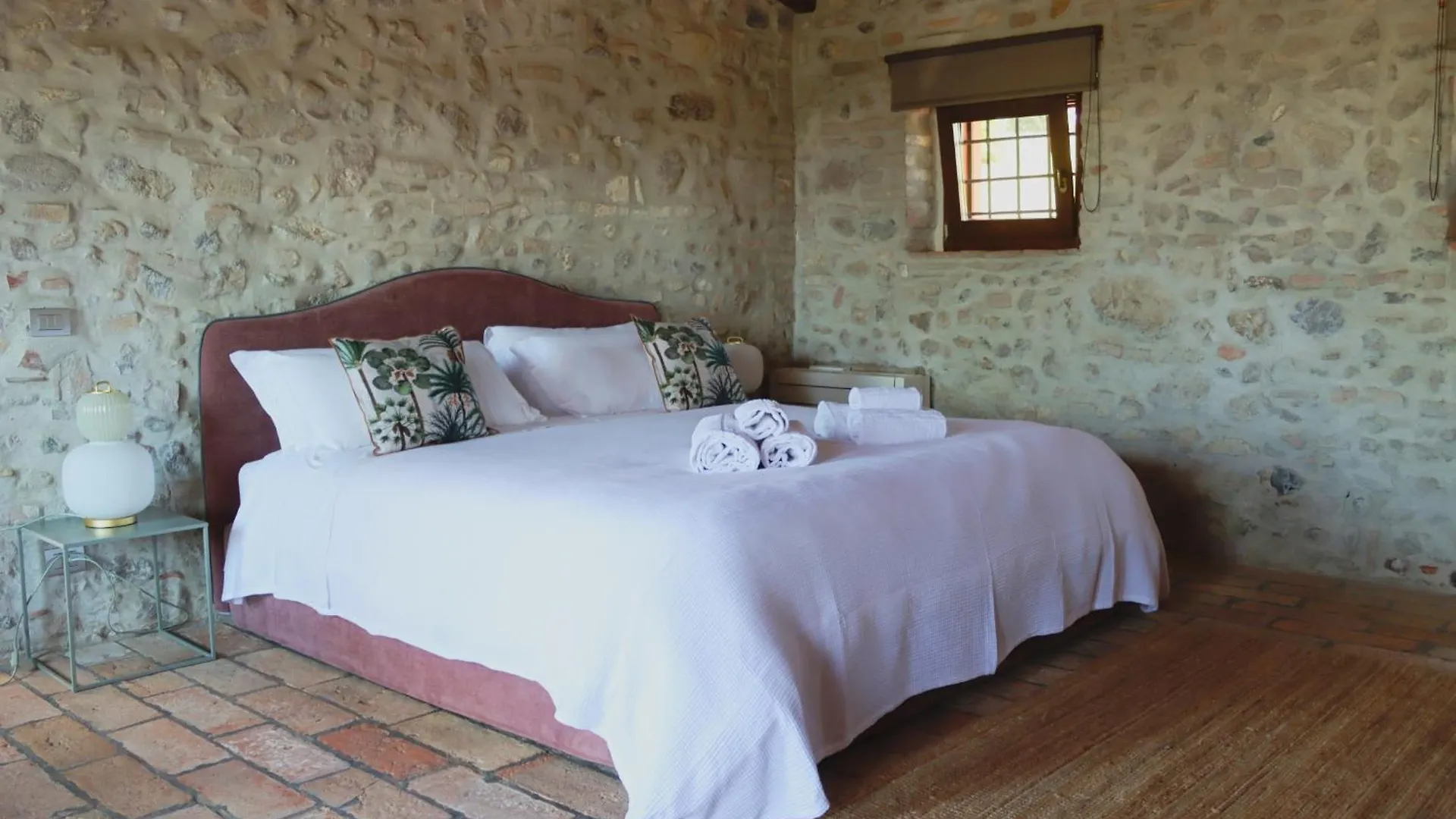 Le Mansarine Charme B&B Castellaro  0*, Castellaro (Lombardy) Italia